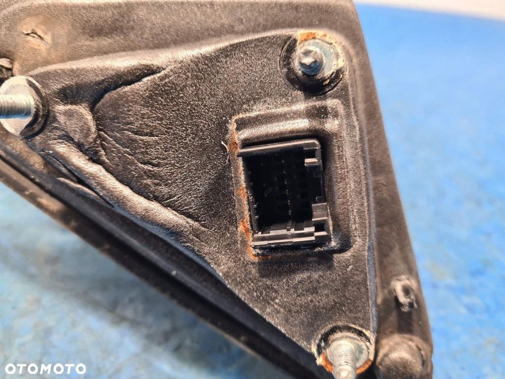 CHRYSLER 300C 3.0 CRD LUSTERKO PRAWE - 12