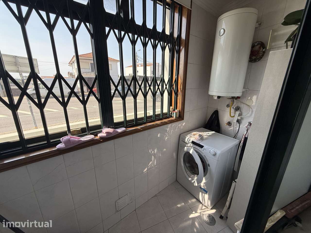 Apartamento T2 junto ao Pingo Doce da Madalena - Grande imagem: 4/40