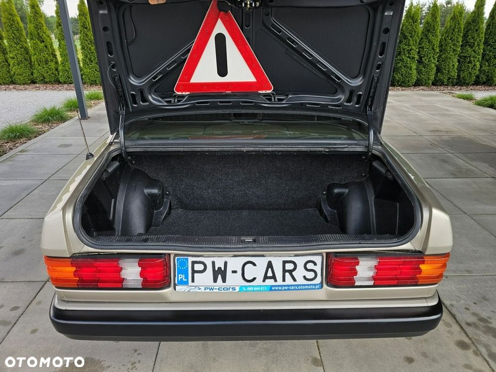 Mercedes-Benz W201 (190) - 29