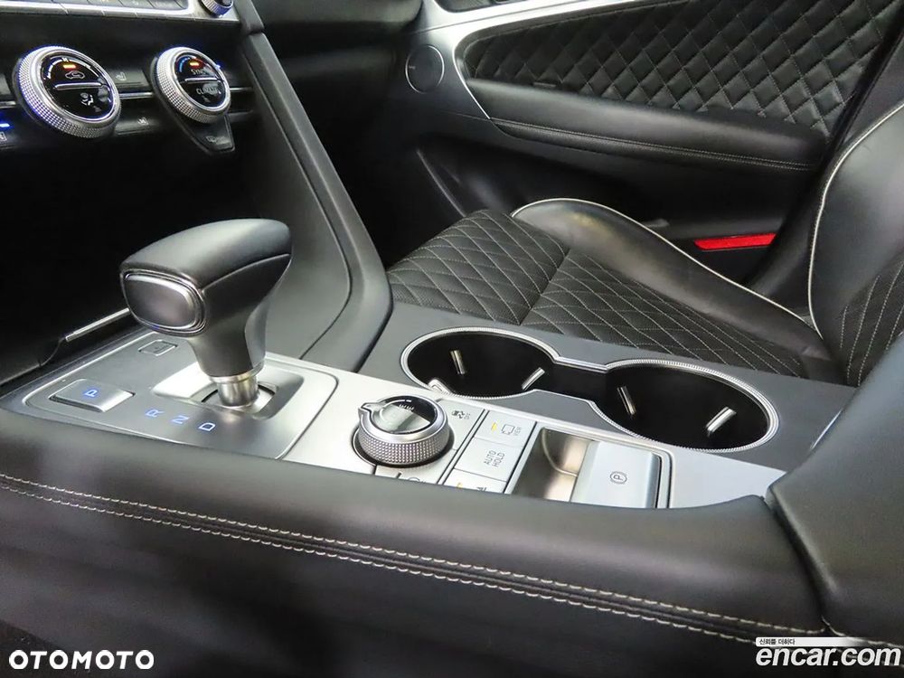 Genesis G70 - 13