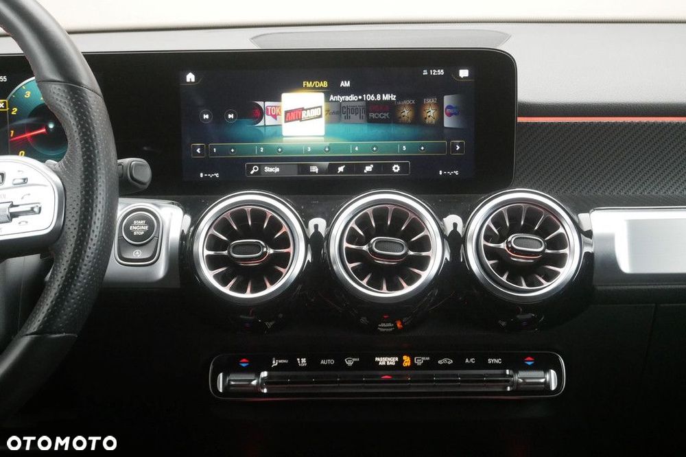 Mercedes-Benz GLB - 10