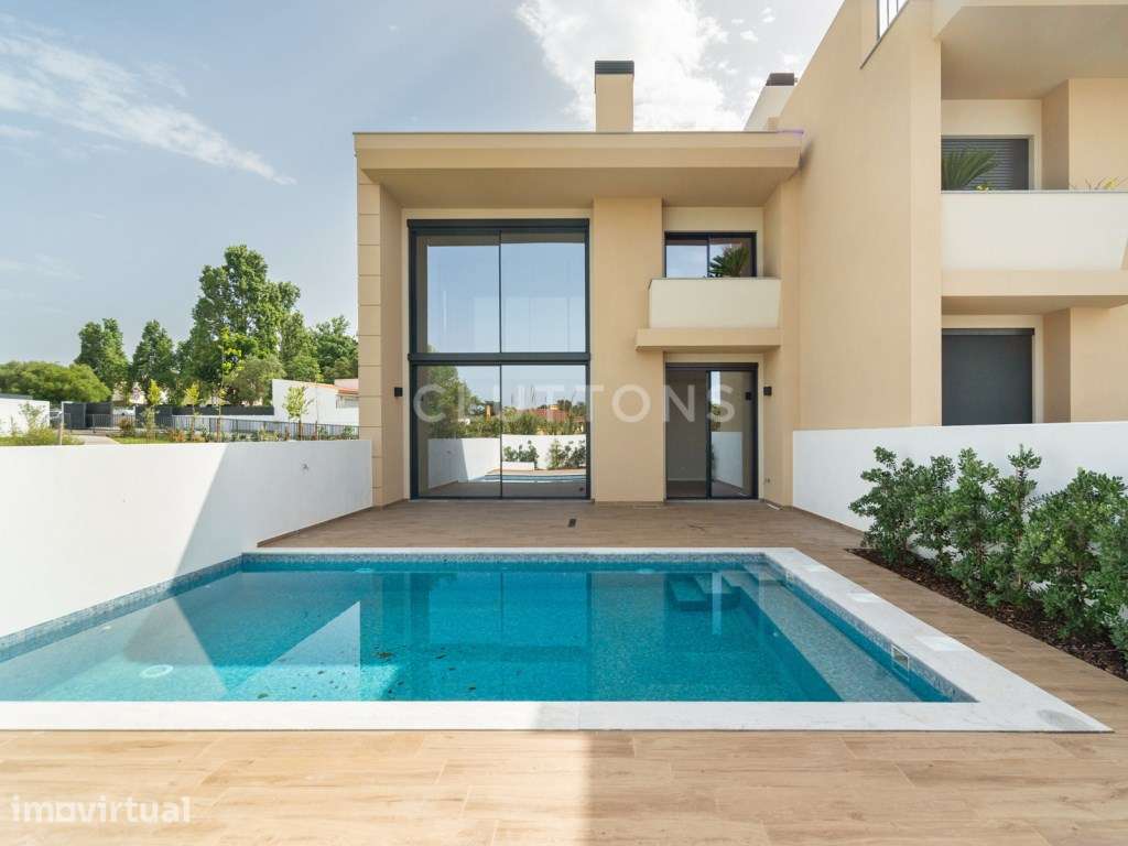 Moradia construção nova com jardim e piscina privativa no Condomíni... - Grande imagem: 2/37