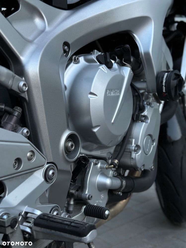 Yamaha FZ6 - 8