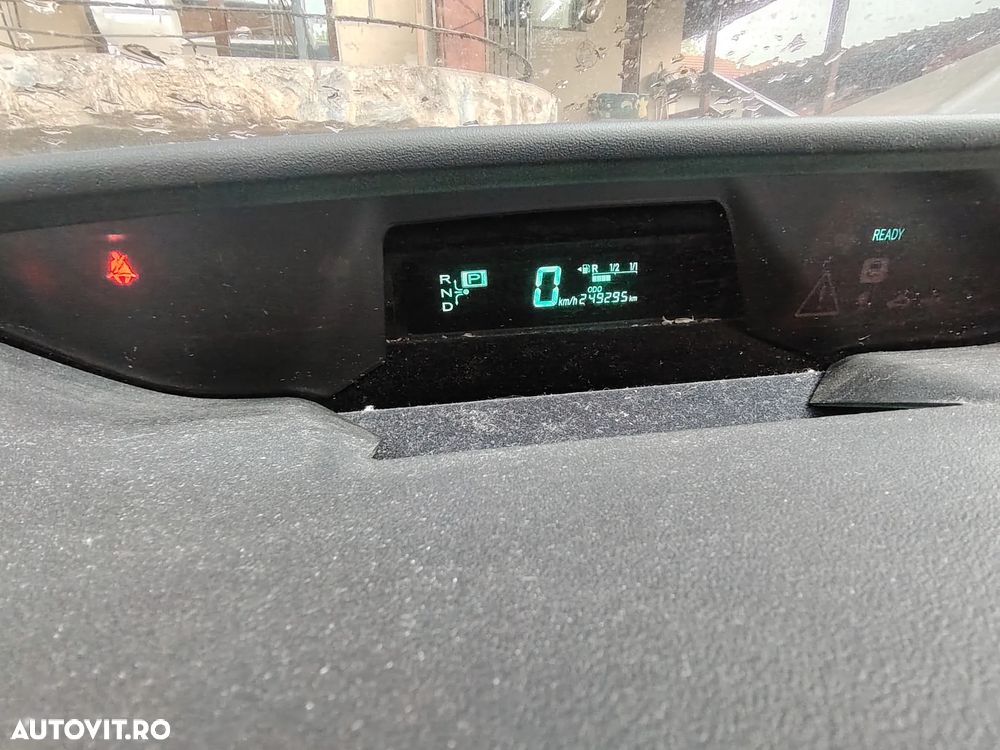 Toyota Prius (Hybrid) Luna - 8