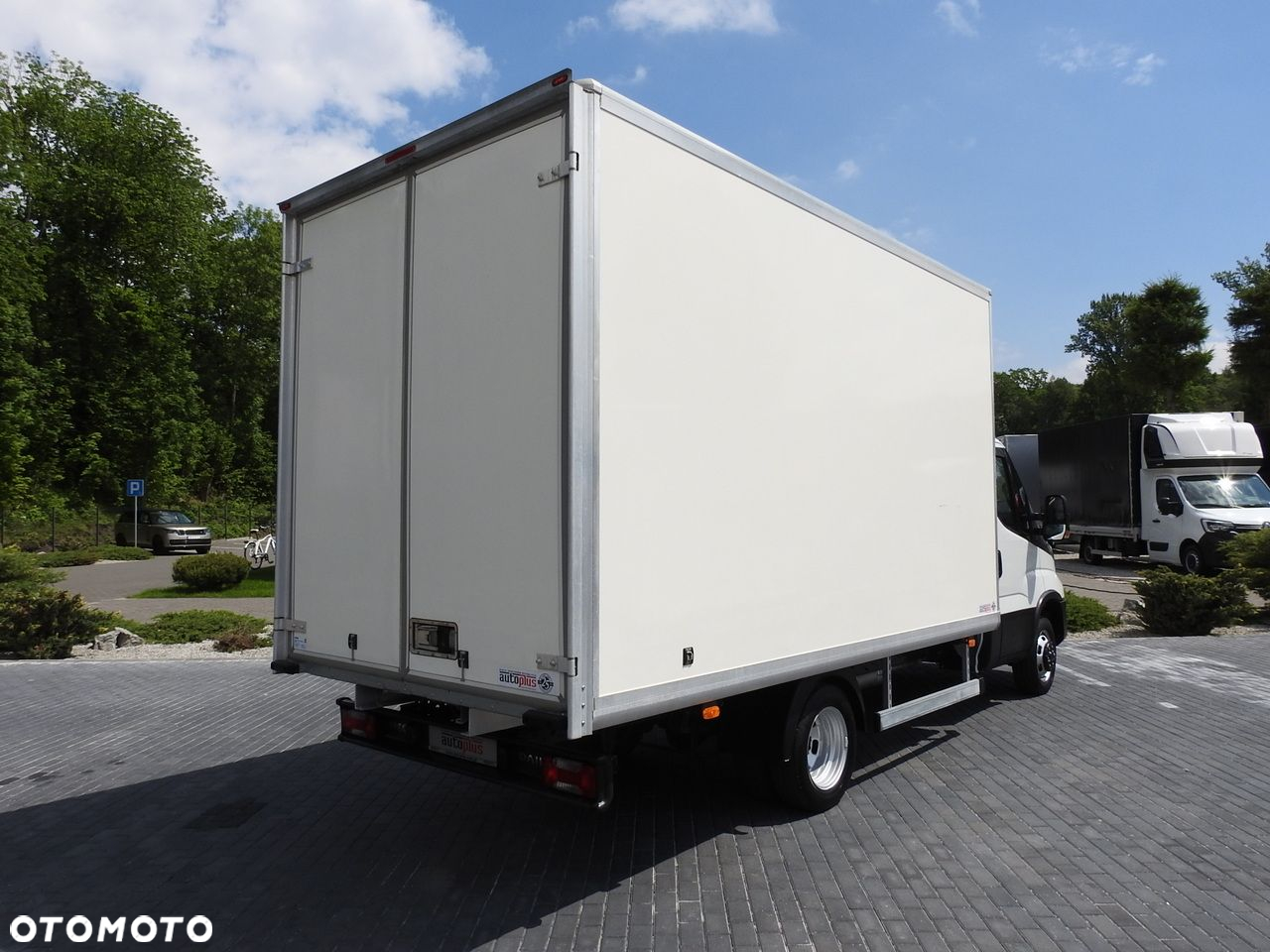 Iveco DAILY 35C14 KONTENER 8 PALET TEMPOMAT KLIMATYZACJA  BLIŹNIACZE KOŁA  140KM - 4