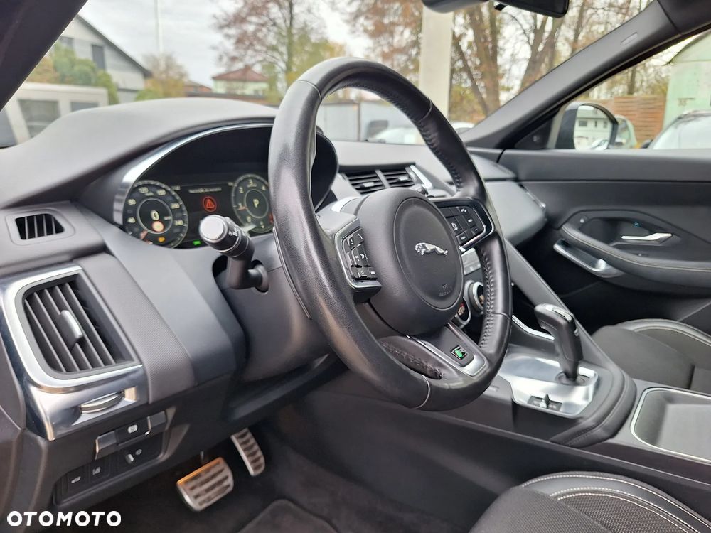 Jaguar E-Pace 2.0 i4D AWD R-Dynamic - 17