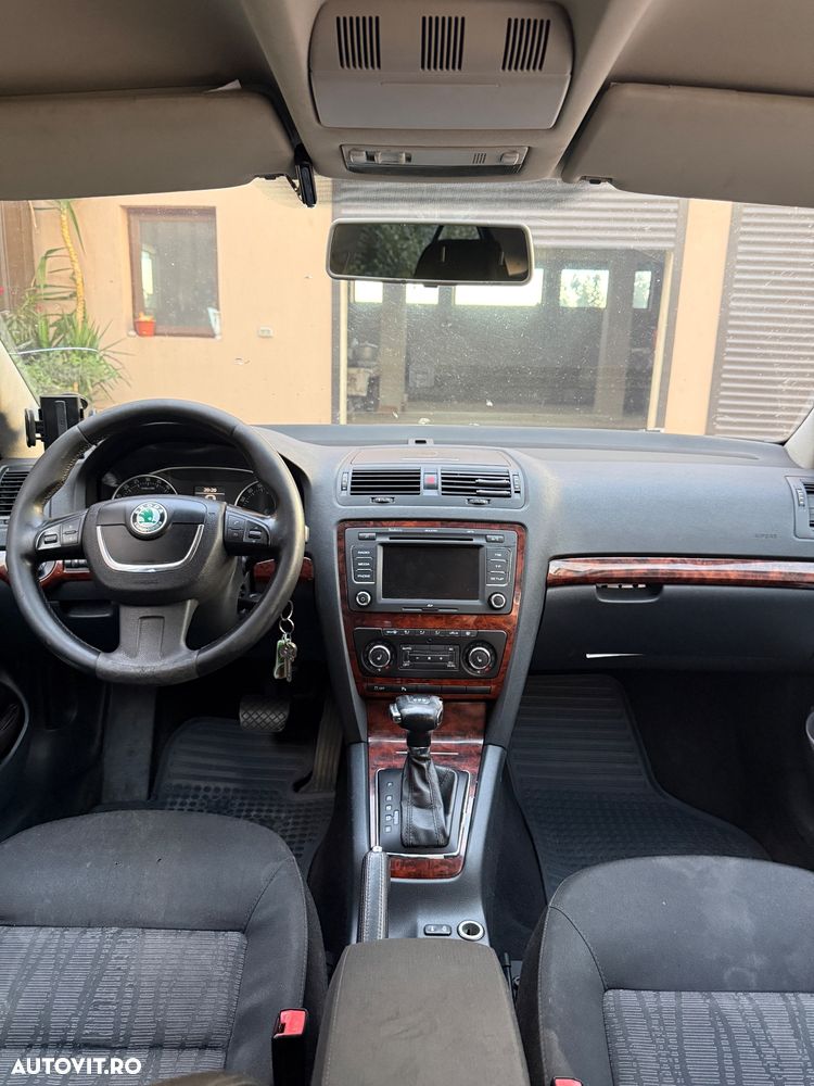 Skoda Octavia 2.0 TDI DSG Elegance - 5