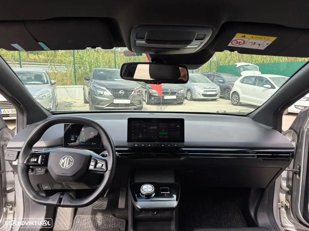 MG MG4 64 kWh Luxury - 11