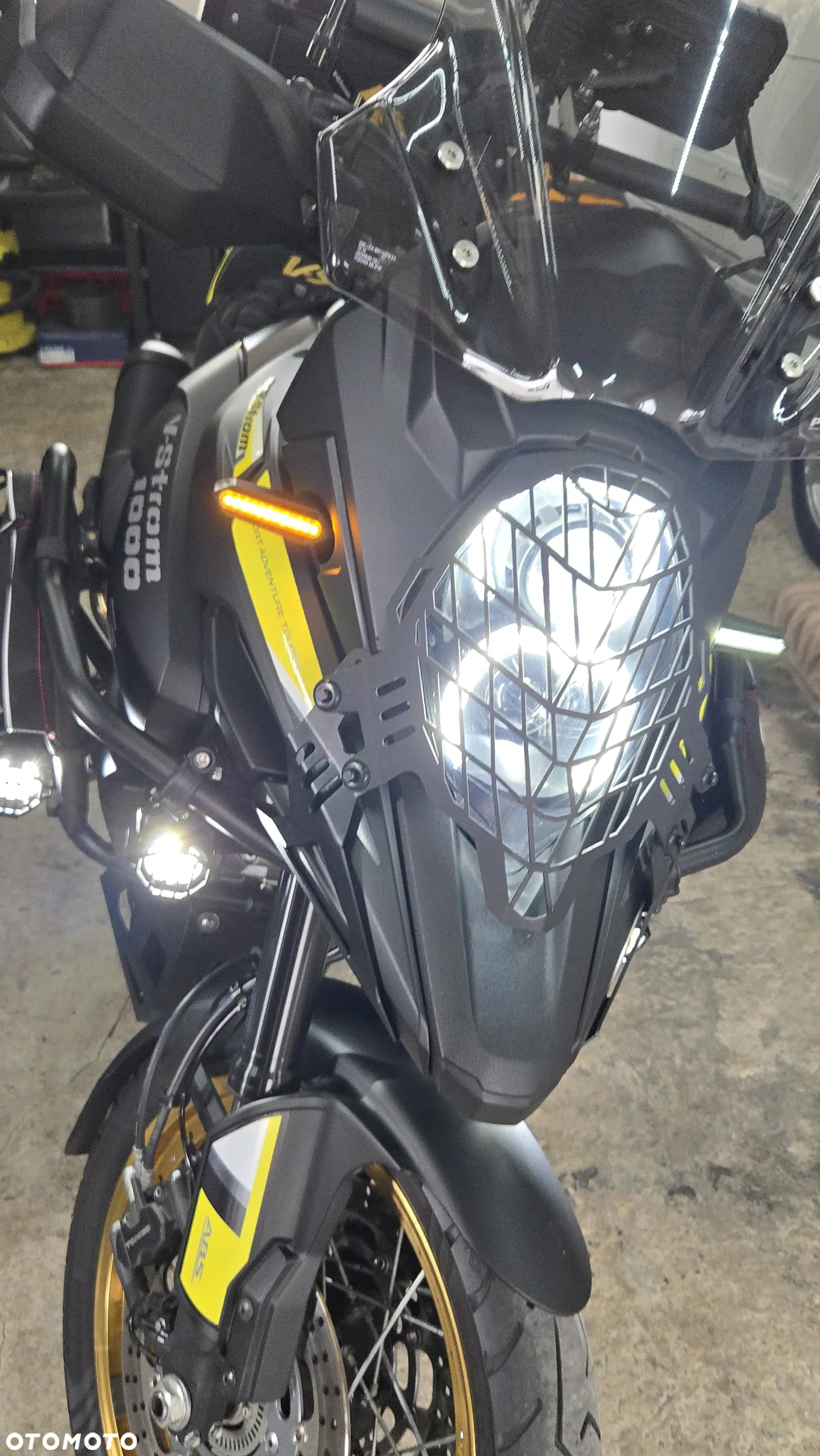 Suzuki V-STROM - 20