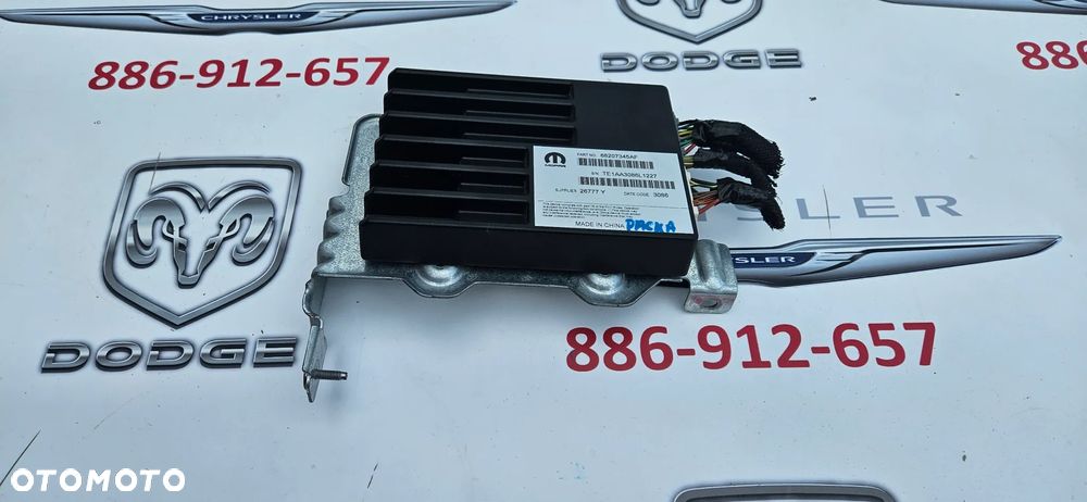 Chrysler Pacifica 2016- wzmacniacz z kostkami 68207345AF - 1