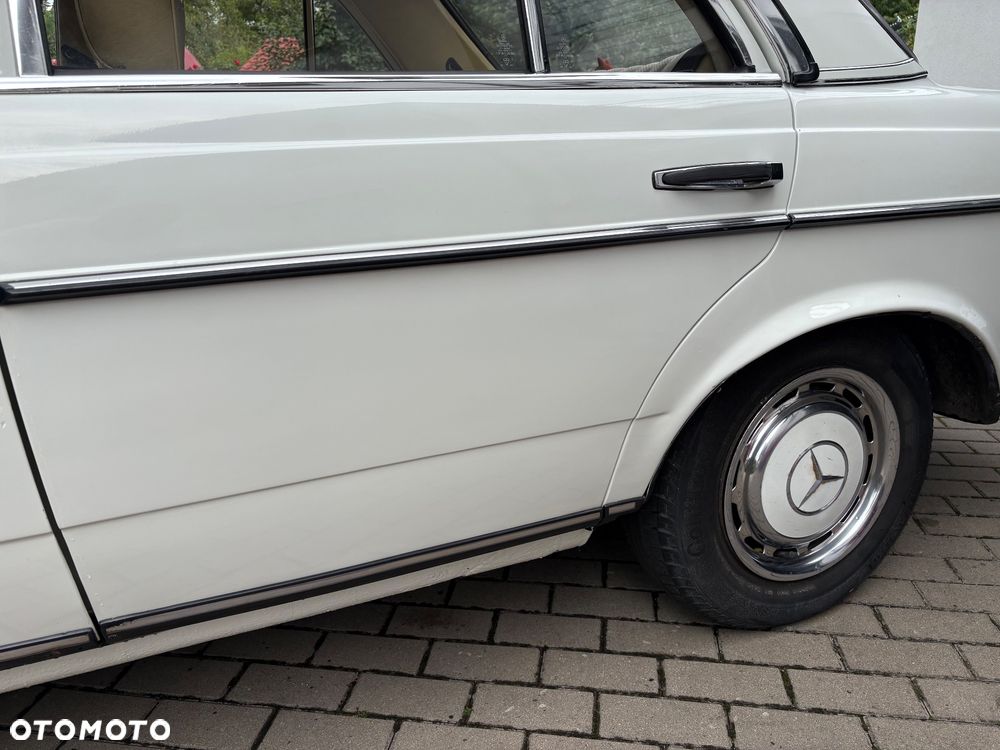 Mercedes-Benz W123 - 15