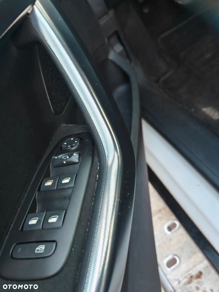 Peugeot 2008 PureTech 110 GPF Stop&Start EAT6 Allure - 20