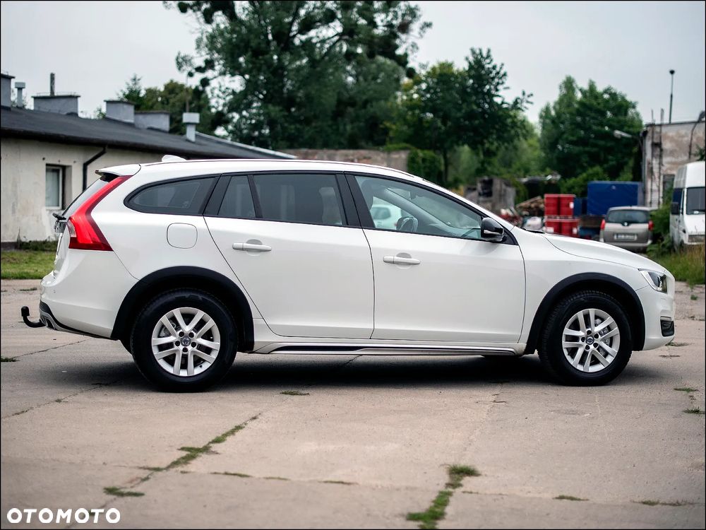 Volvo V60 Cross Country - 10