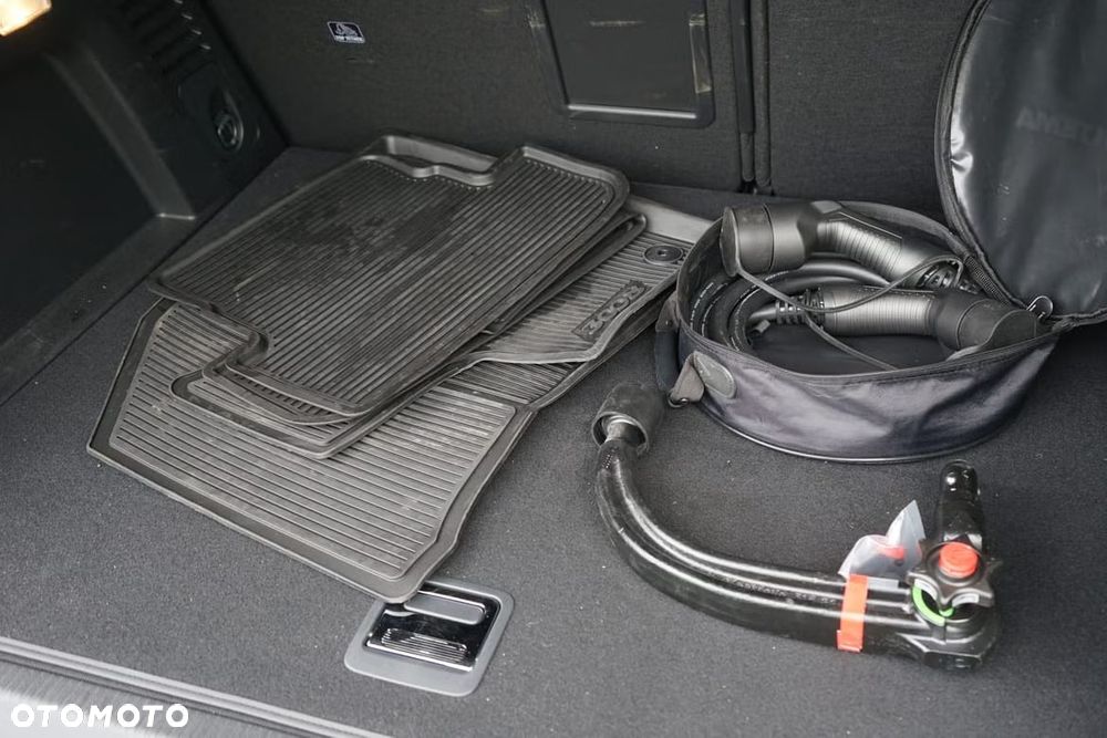Peugeot 3008 1.6 PureTech HYbrid4 GT Line S&S EAT8 - 5