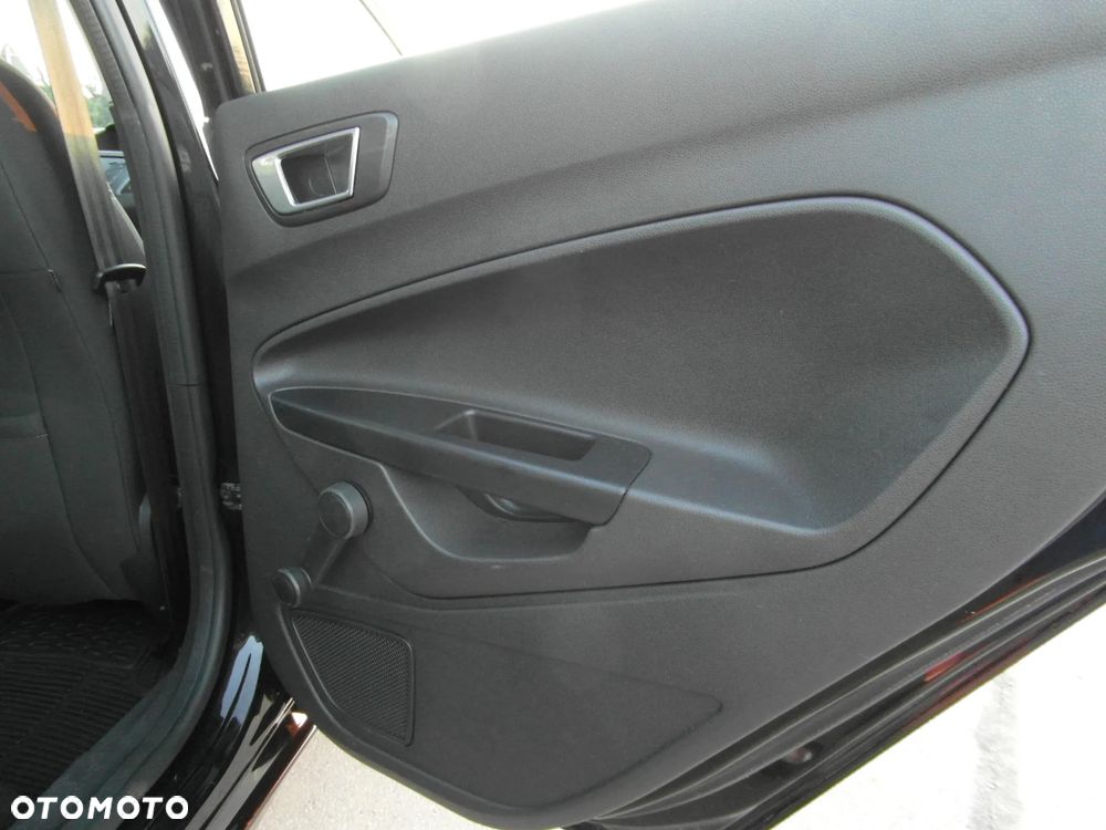 Ford Fiesta 1.25 Silver X (Ambiente) - 33