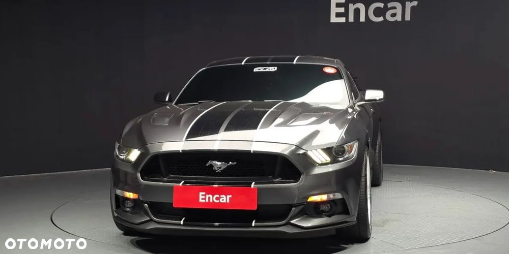 Ford Mustang 5.0 V8 GT - 4