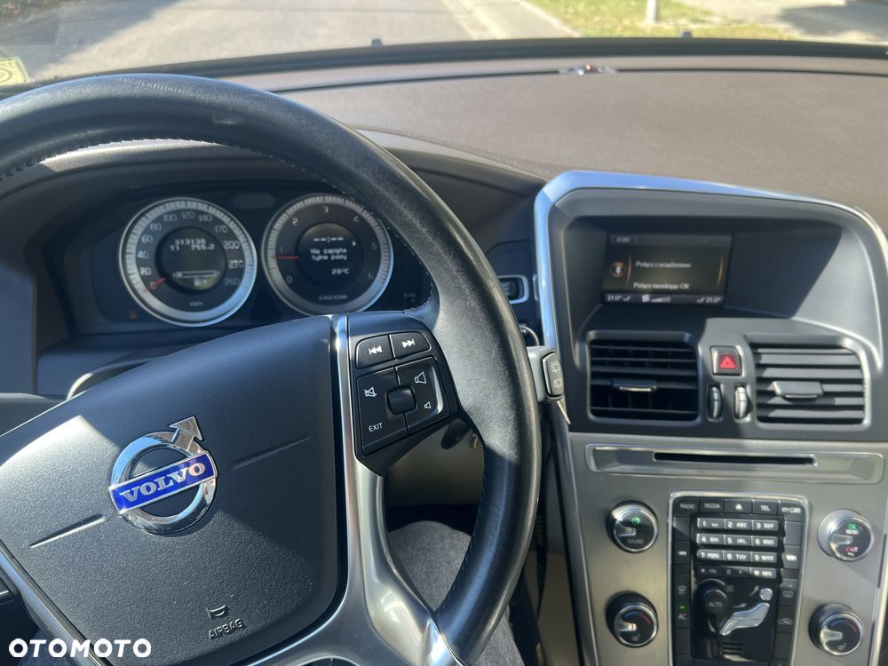 Volvo XC 60 D4 Momentum - 19