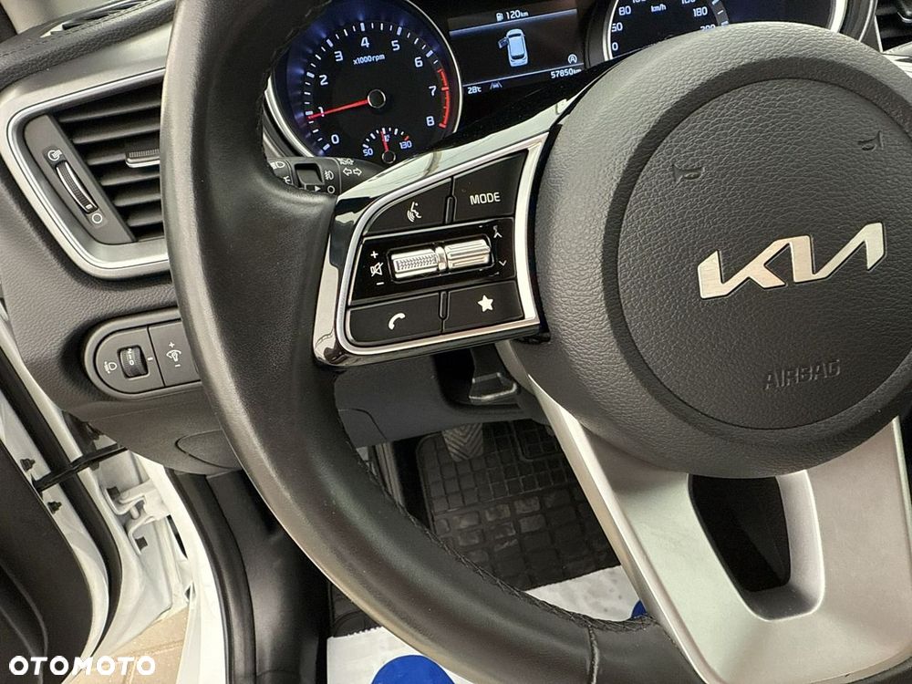 Kia Ceed - 25