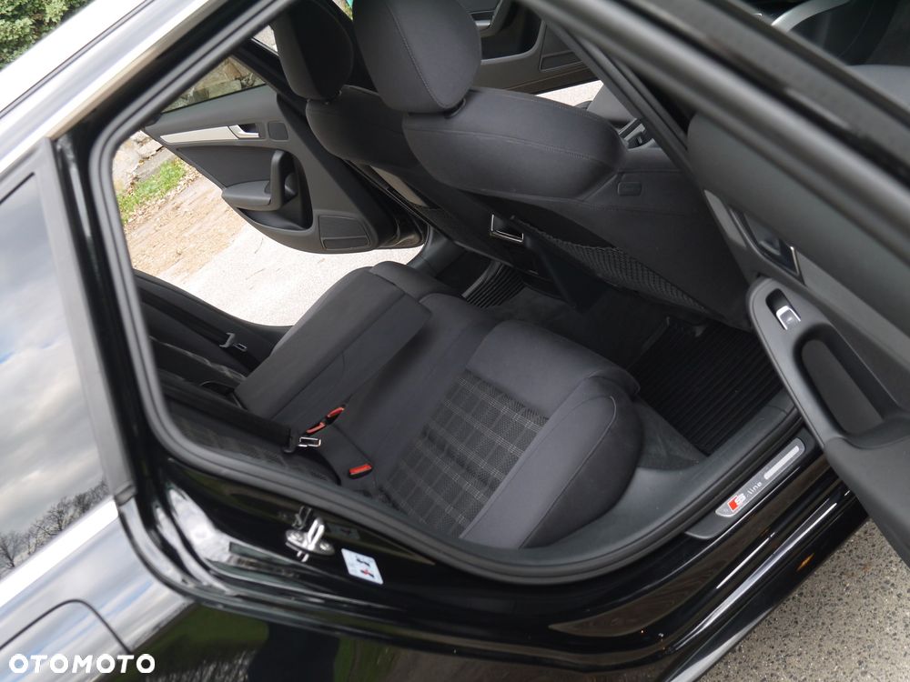 Audi A4 Avant 2.0 TDI DPF quattro S tronic Ambiente - 17