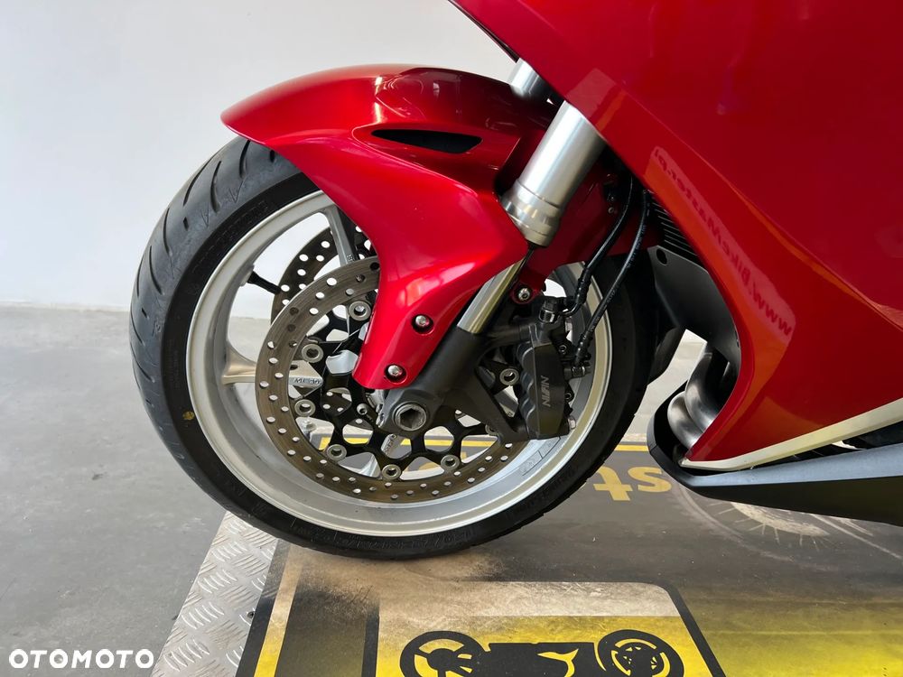Honda VFR - 7