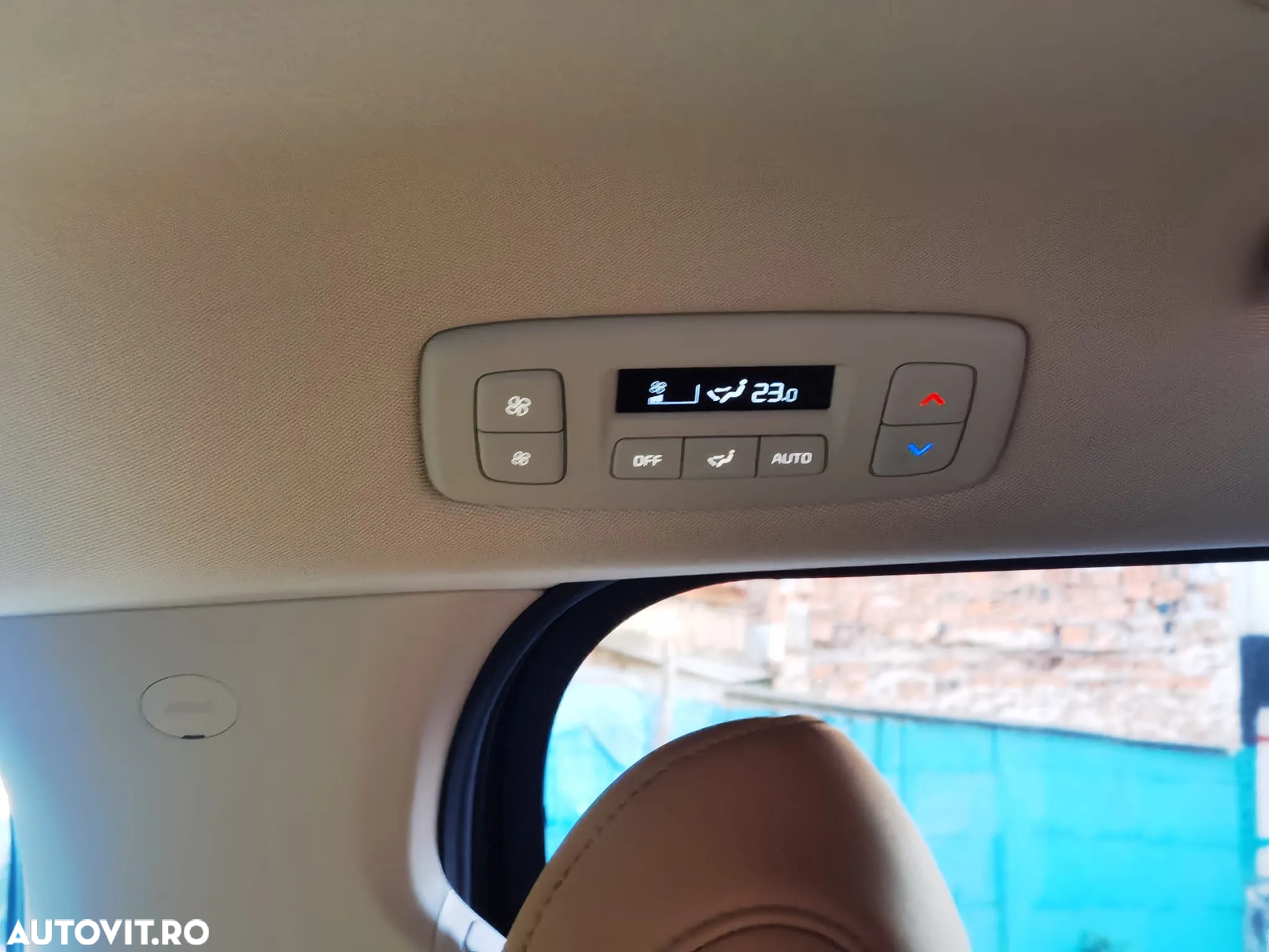 Kia Carnival - 17