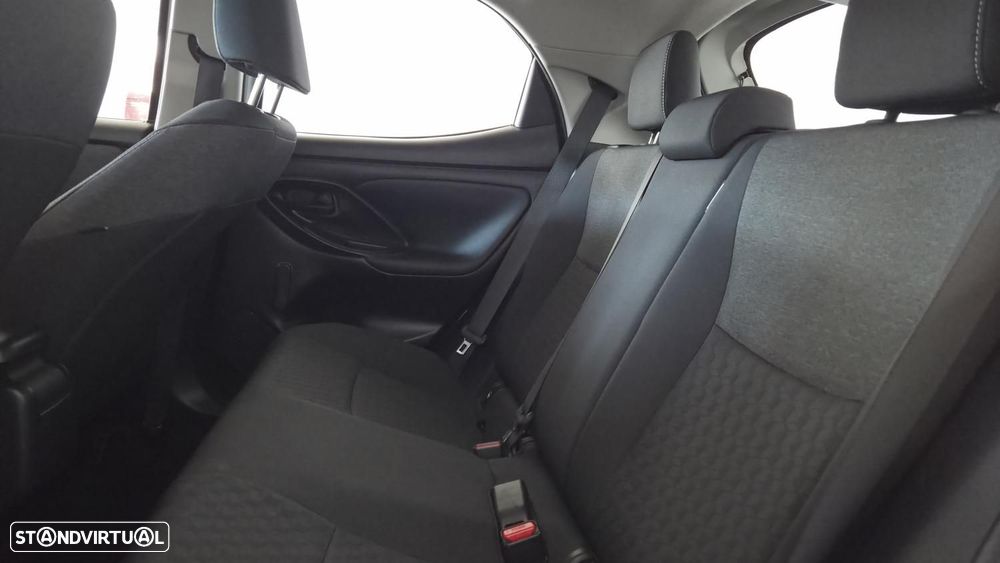 Toyota Yaris 1.5 HSD Comfort+P.Style - 14