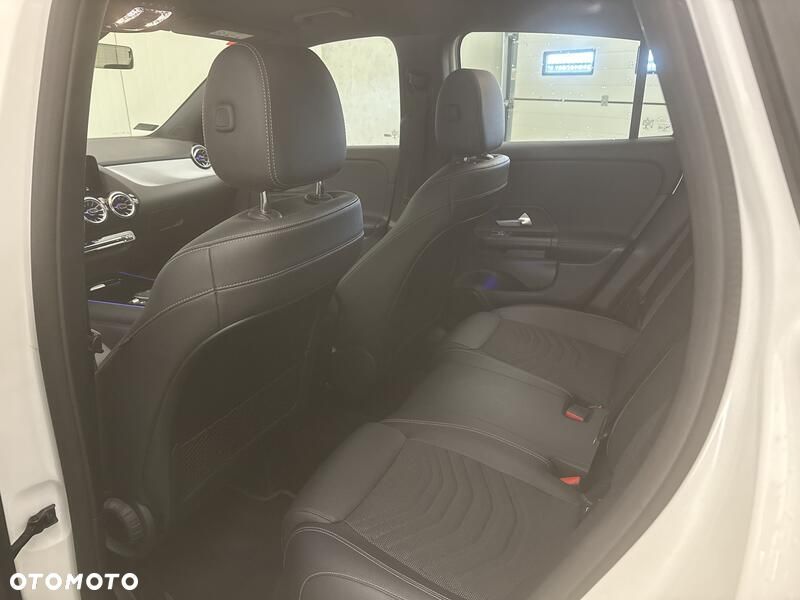 Mercedes-Benz GLA 200 - 19