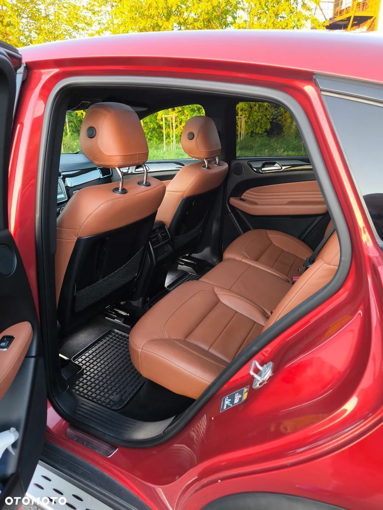 Mercedes-Benz GLE - 12