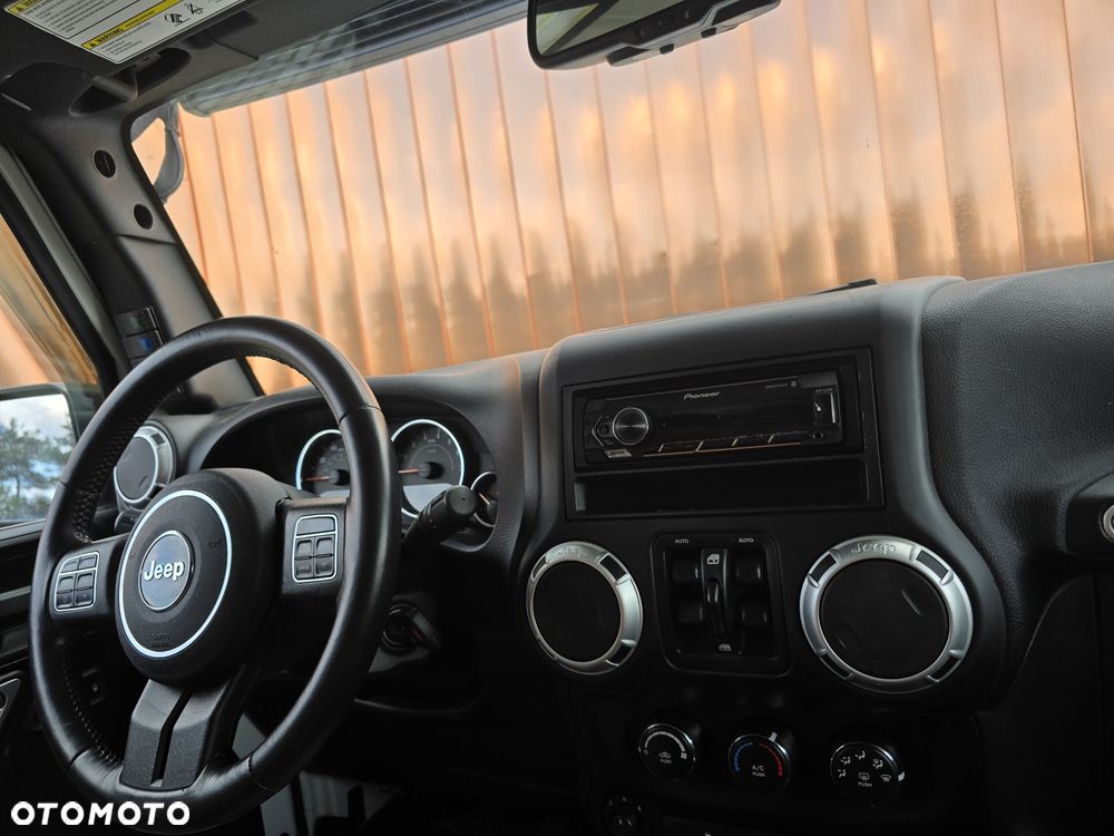 Jeep Wrangler 3.6 Unlim Rubicon - 15