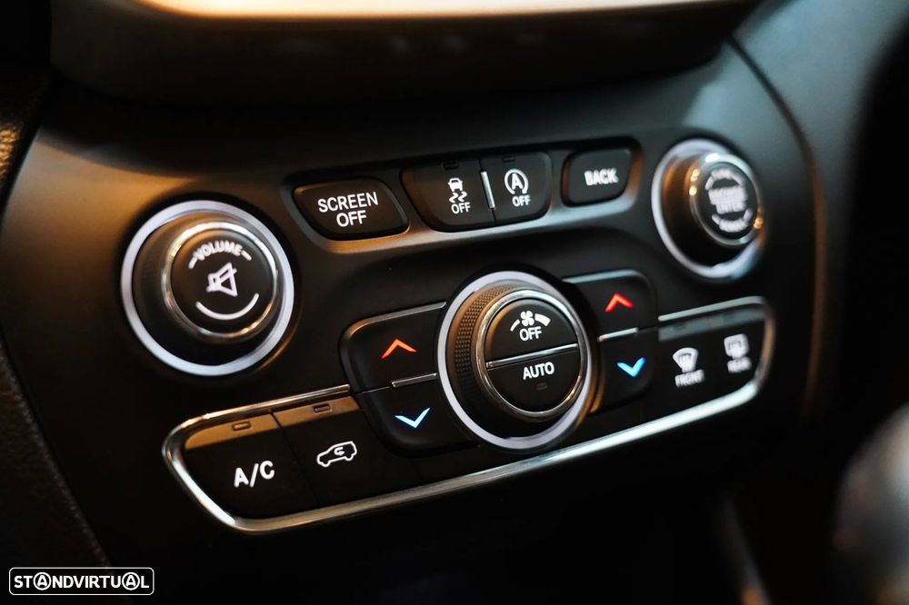 Jeep Cherokee 2.0 MJD Longitude - 12