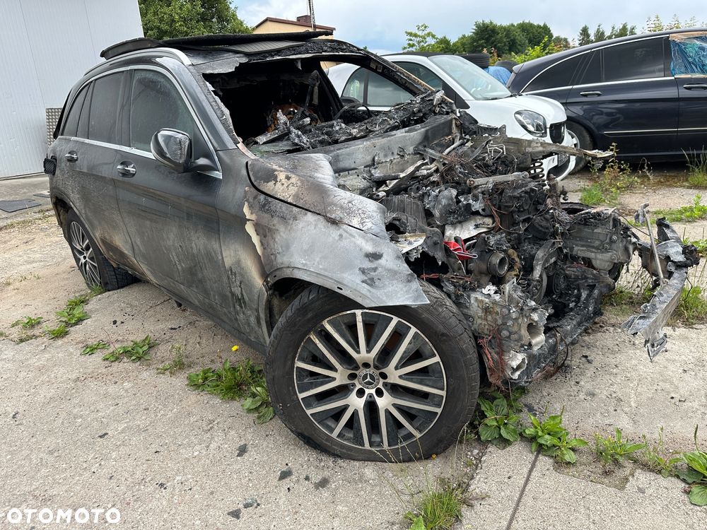Mercedes GLC 300  4matic 2020r  karoseria dokumenty dowód - 3