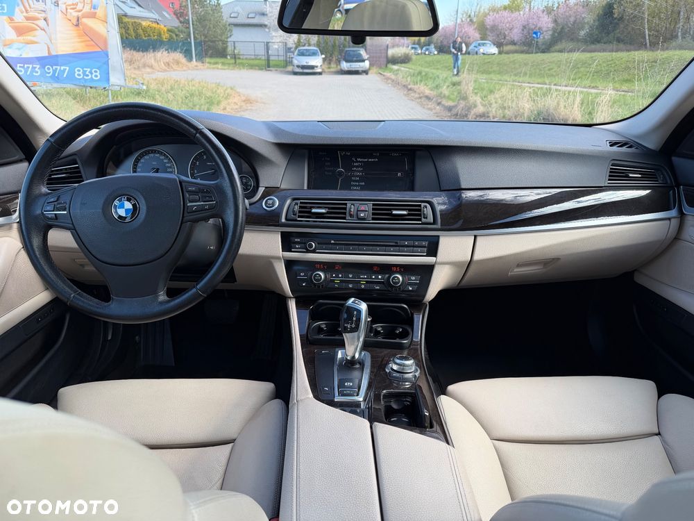 BMW Seria 5 523i - 18