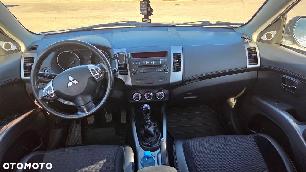 Mitsubishi OUTLANDER - 10