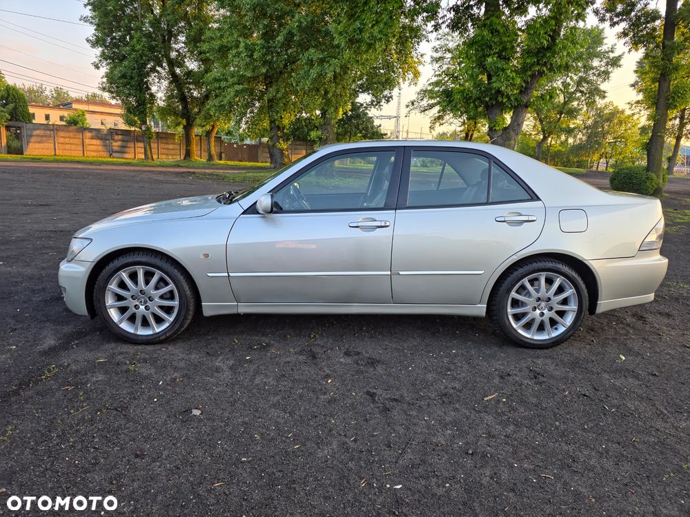 Lexus IS 200 Prestige - 3