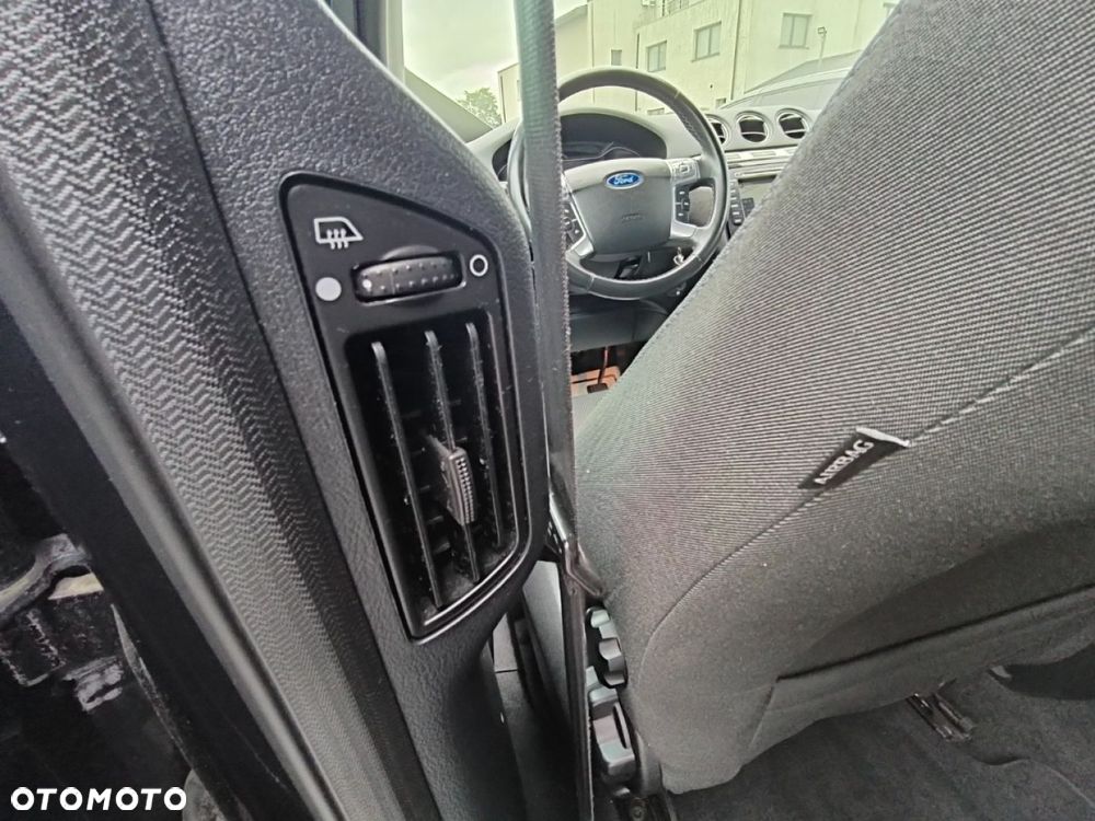 Ford S-Max - 16