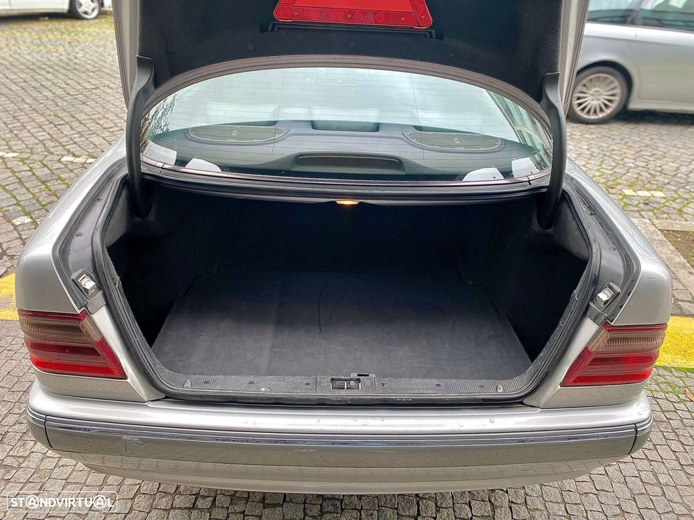 Mercedes-Benz E 220 - 27