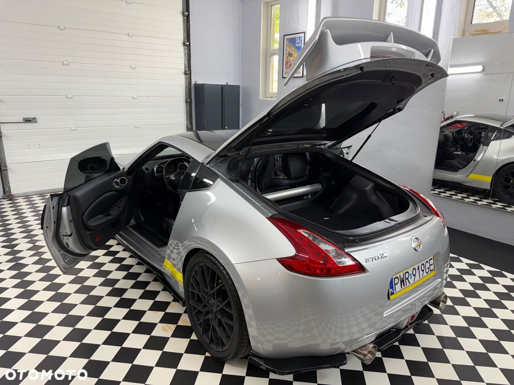 Nissan 370 Z - 30
