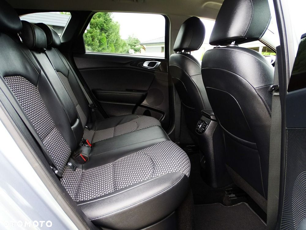 Kia Ceed 1.6 GDI PHEV L Business Line DCT - 19