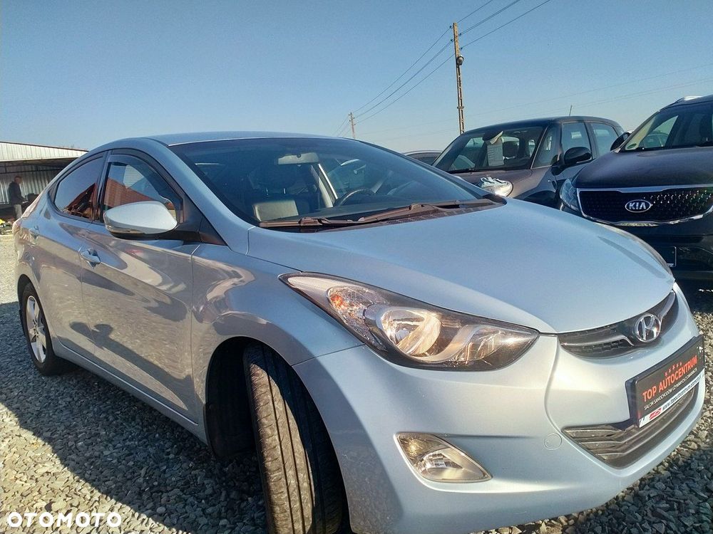 Hyundai Elantra - 7