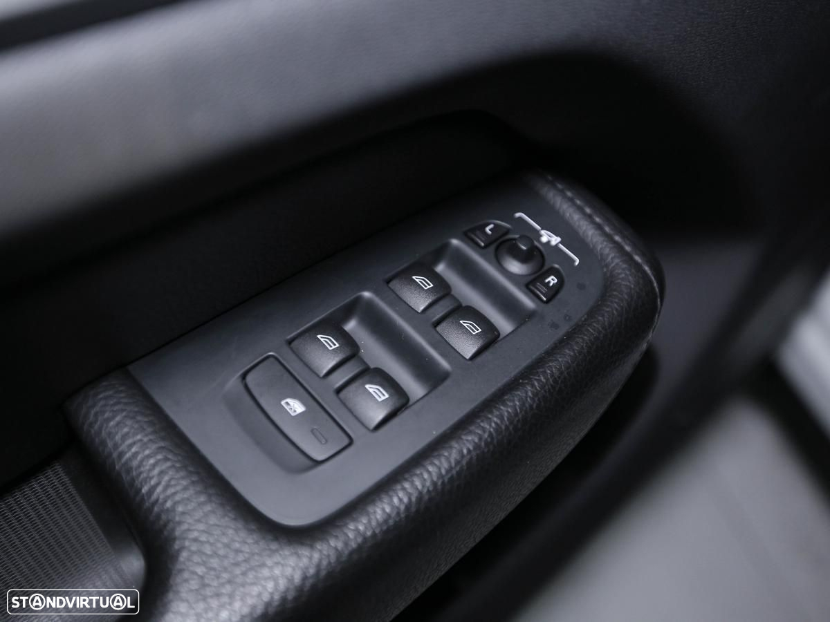 Volvo XC 60 2.0 T8 PHEV Momentum AWD - 14