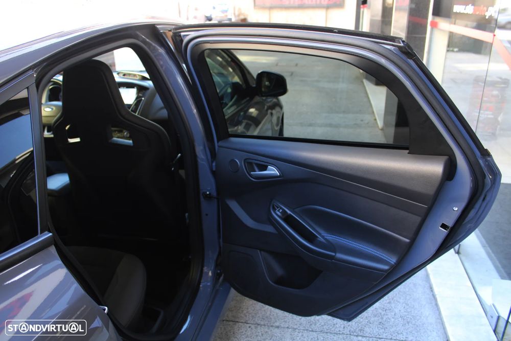 Ford Focus 2.3 EcoBoost S&S 4WD RS - 26