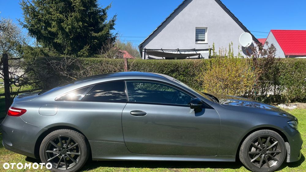 Mercedes-Benz Klasa E 300 d 9G-TRONIC - 12