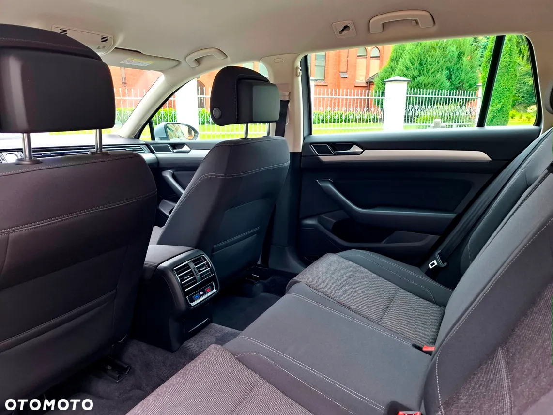 Volkswagen Passat 2.0 TDI BMT SCR Trendline DSG7 - 17