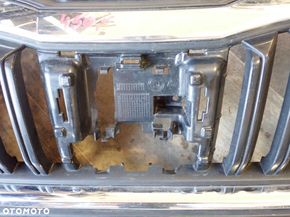 SKODA OCTAVIA IV GRILL - 3