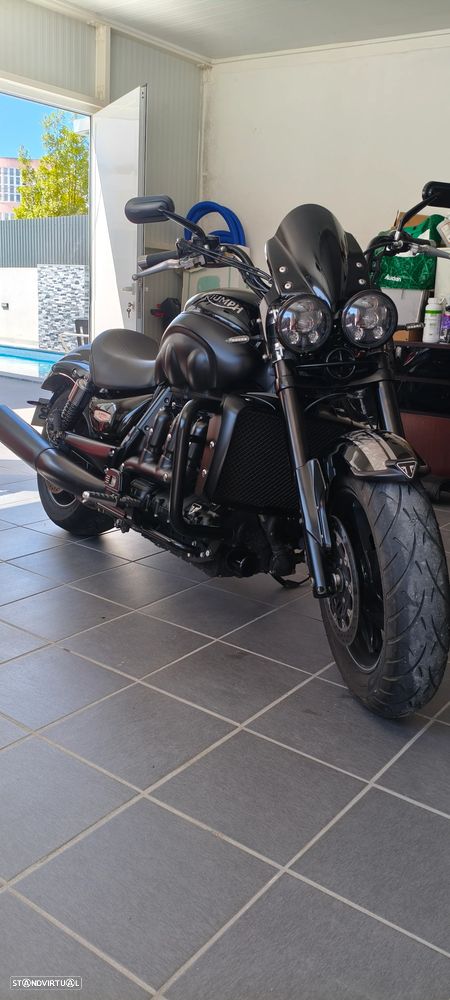 Triumph Rocket X - 10