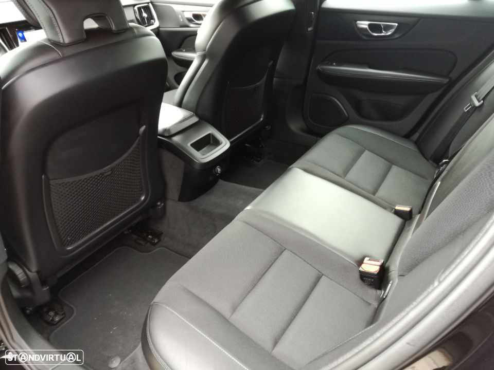 Volvo V60 2.0 D3 Momentum - 13