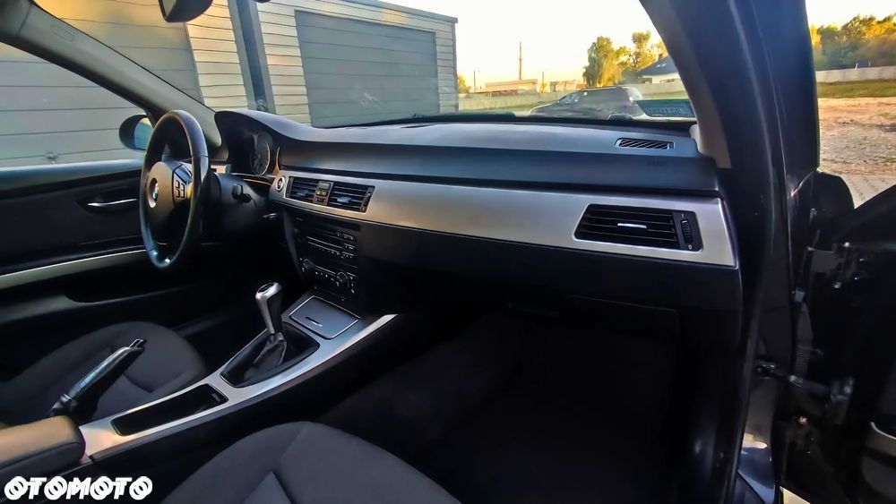 BMW Seria 3 - 12