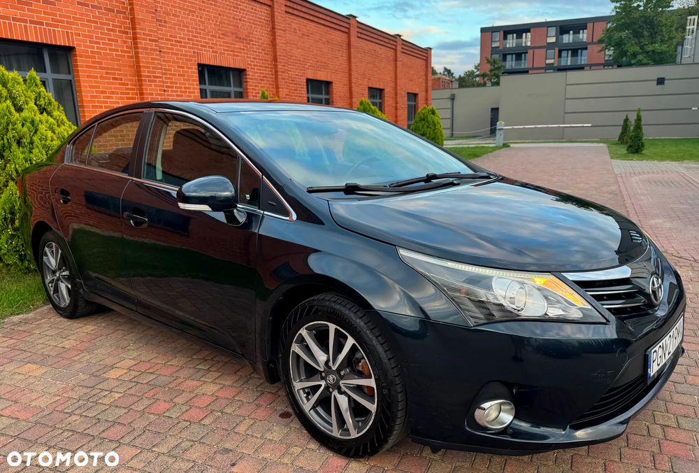 Toyota Avensis 1.6 Premium - 37