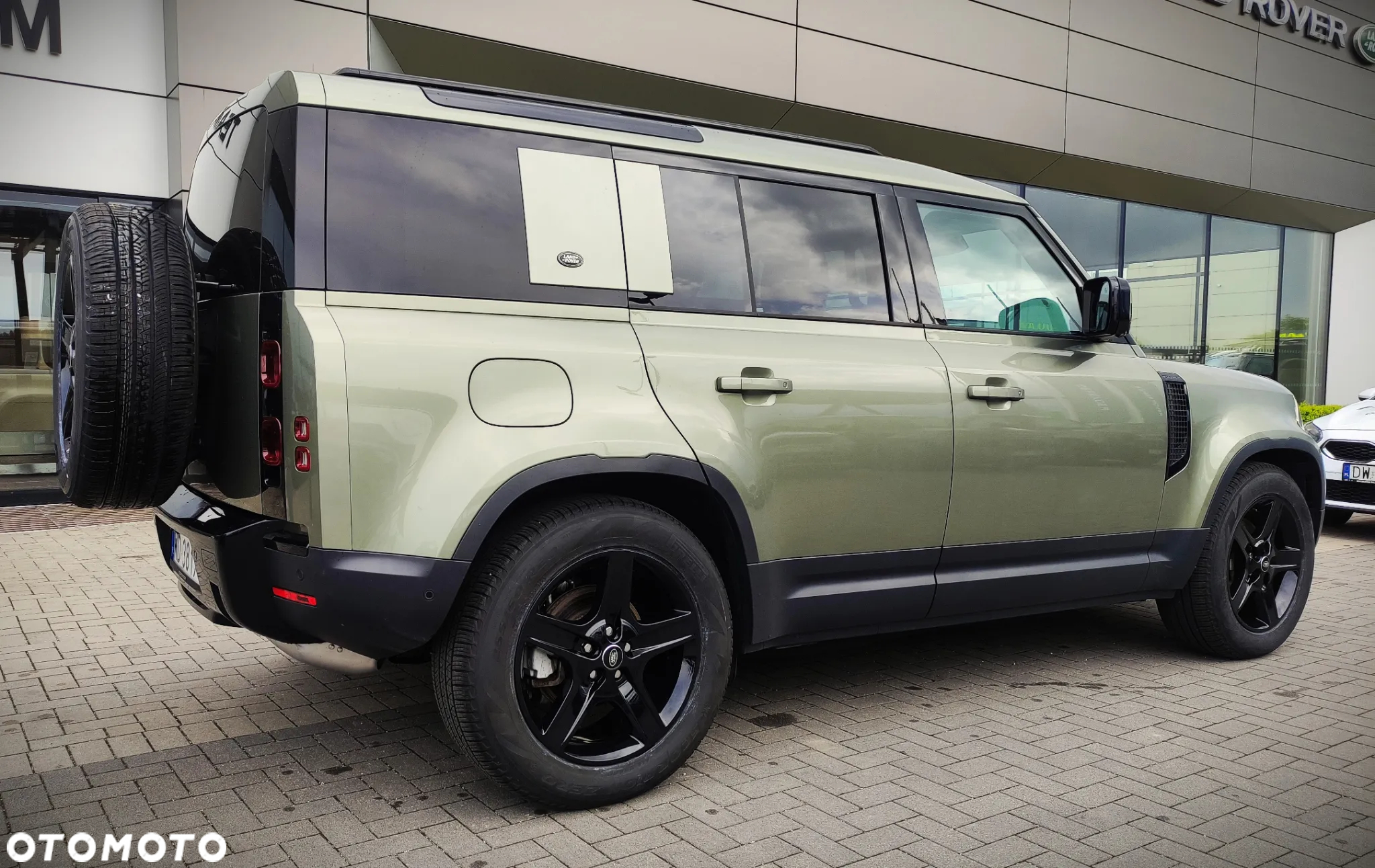 Land Rover Defender - 11