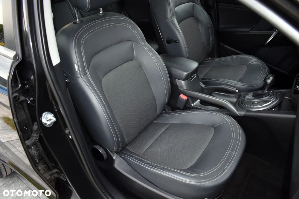 Kia Sportage 2.0 CRDI 4WD Automatik Vision - 37
